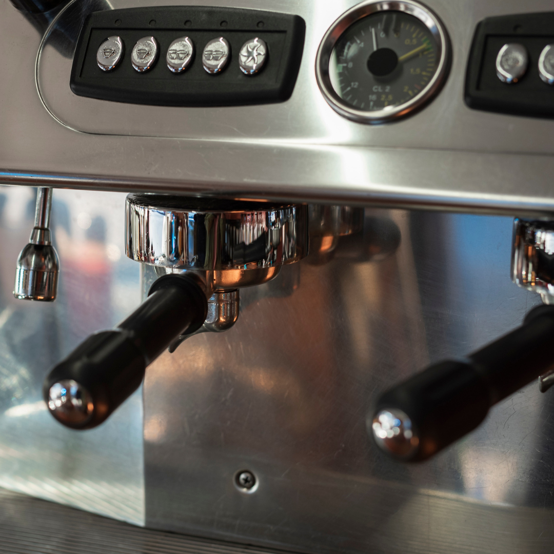 Máquina de café com bebidas variadas para empresas – Aluguel com praticidade