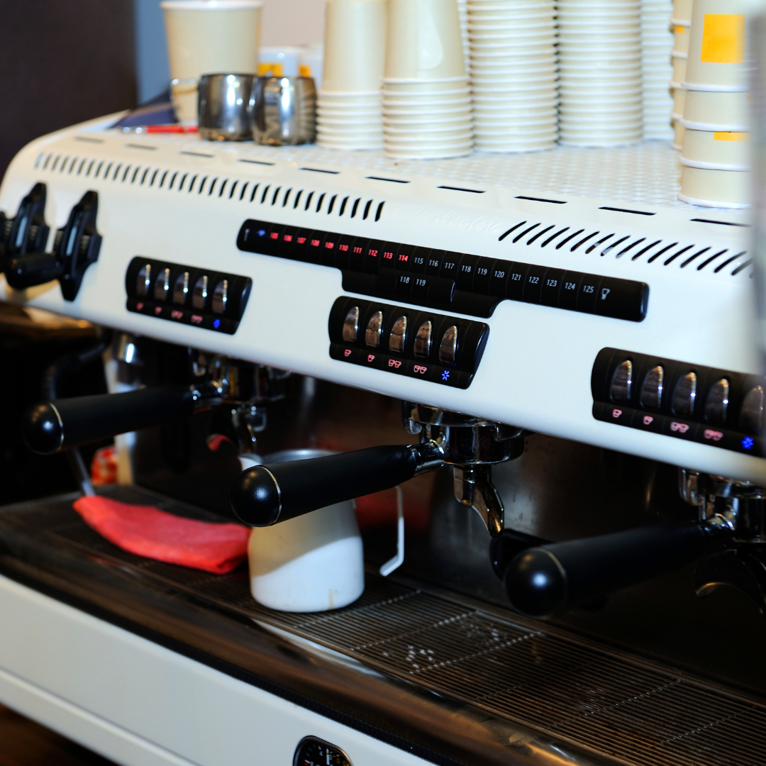 Máquina de café expresso para pet shop – Aluguel com suporte técnico e bebidas premium