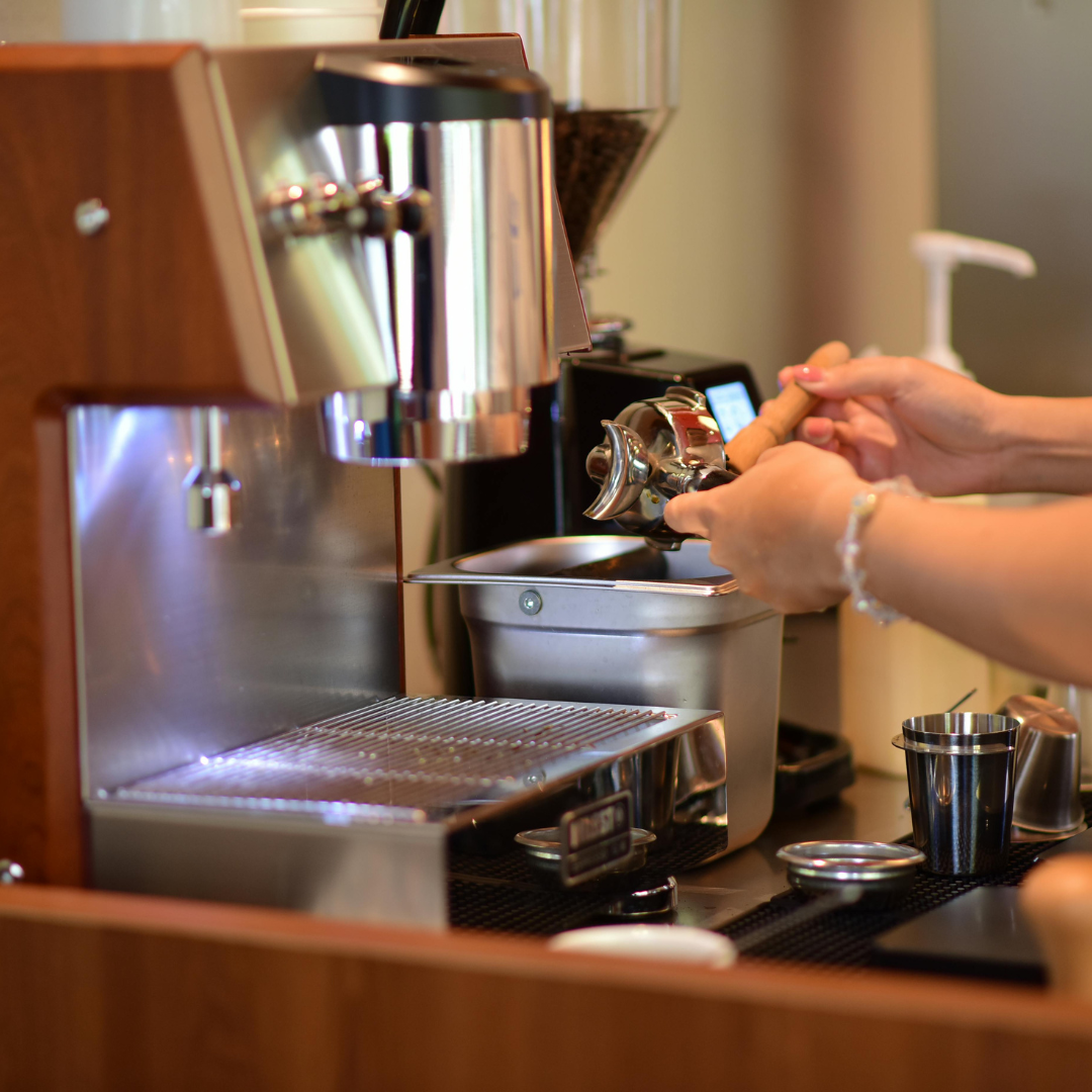 Aluguel de máquina multibebidas para empresas | Zily Café